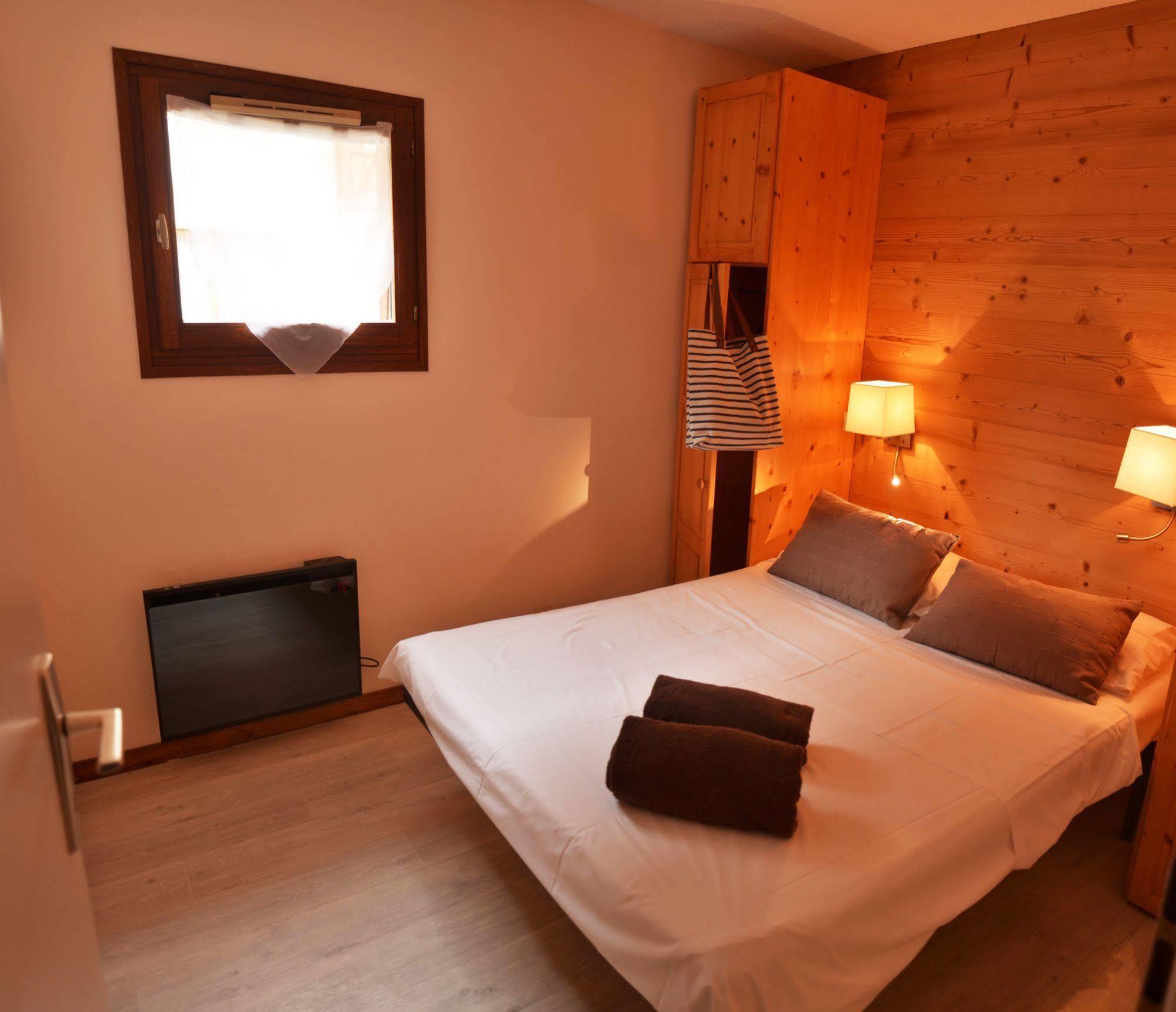 Location D'Appartements - La Residence ลาคลูซาซ์ ภายนอก รูปภาพ